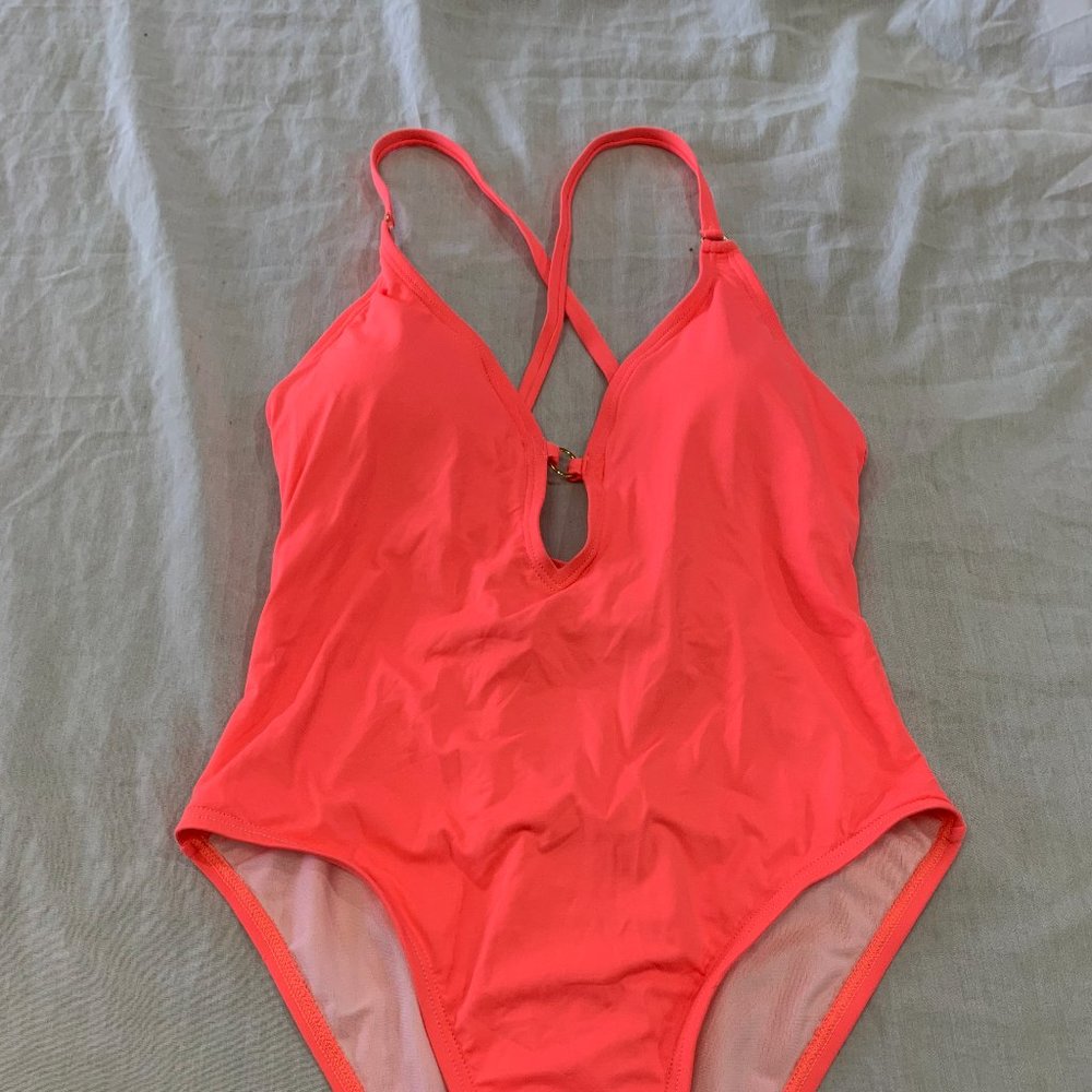 🍎🍎🍎 NWT EMERALD BAY WOMENS ONE PIECE PLUNGING SWIMSUIT SIZE 8  🍎🍎🍎